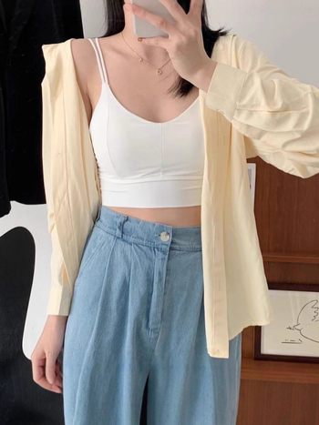 Dámska vesta z ľadového hodvábu s integrovanými latexovými pohármi a dvojitými ramienkami, úzky strih