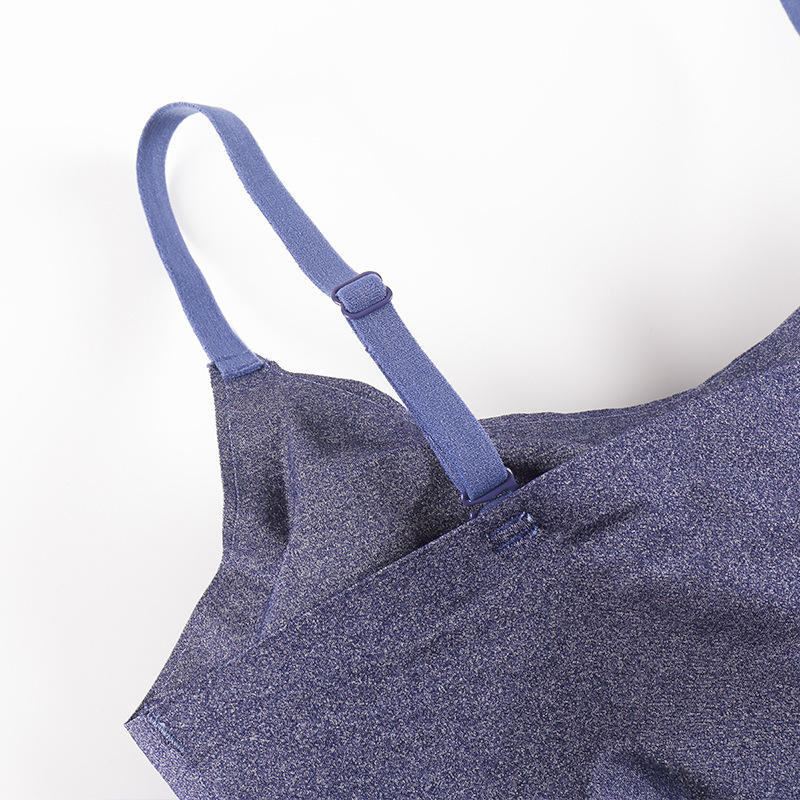 Jednodijelni sportski top s jednim komadom | 3/4 košarica, tanke oblikovane košarice, prednje kopčanje, čvrste dvostruke naramenice, glavna tkanina: spandex; podstava: spandex; Milk Silk