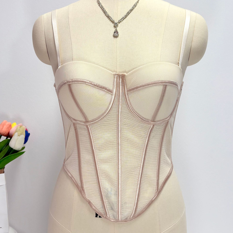 Žuvies kaulo Korsetas su tinkleliu – kvėpuojantis, keliamasis, 1/2 taurė, ploni formuojami tauriai, kempinės užpildas, nuimamieji petnešėlės