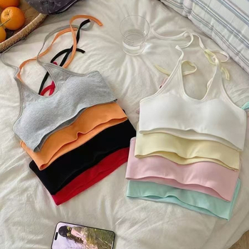 Jednobojni halter top s integriranim košaricama, za nošenje izvana ili iznutra, seksi top