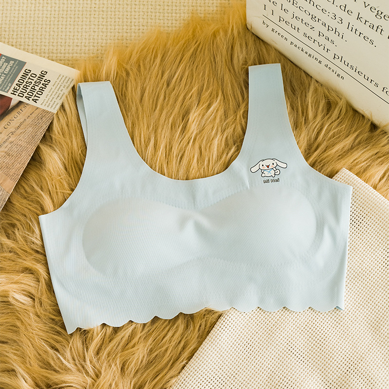 Nailono be siūlių liemenė su plonais formuojamais puodeliais, 3/4 puodelio dydis, fiksuoti petnešos, spandekso įdaila