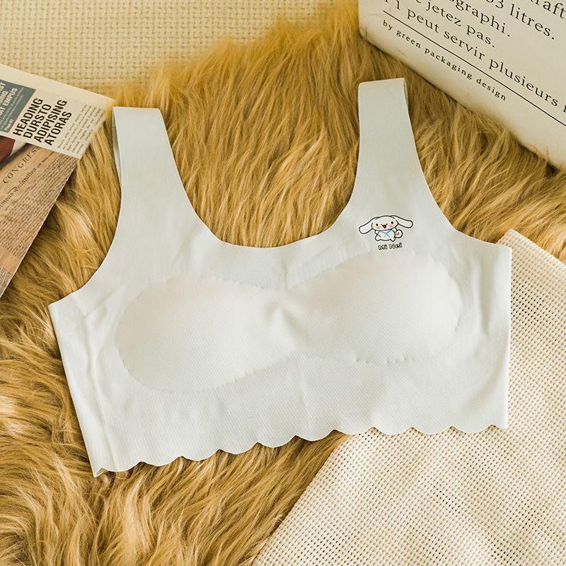 Nailono be siūlių liemenė su plonais formuojamais puodeliais, 3/4 puodelio dydis, fiksuoti petnešos, spandekso įdaila