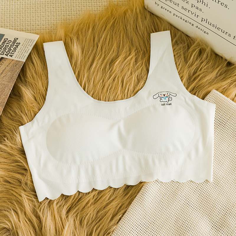 Nailono be siūlių liemenė su plonais formuojamais puodeliais, 3/4 puodelio dydis, fiksuoti petnešos, spandekso įdaila