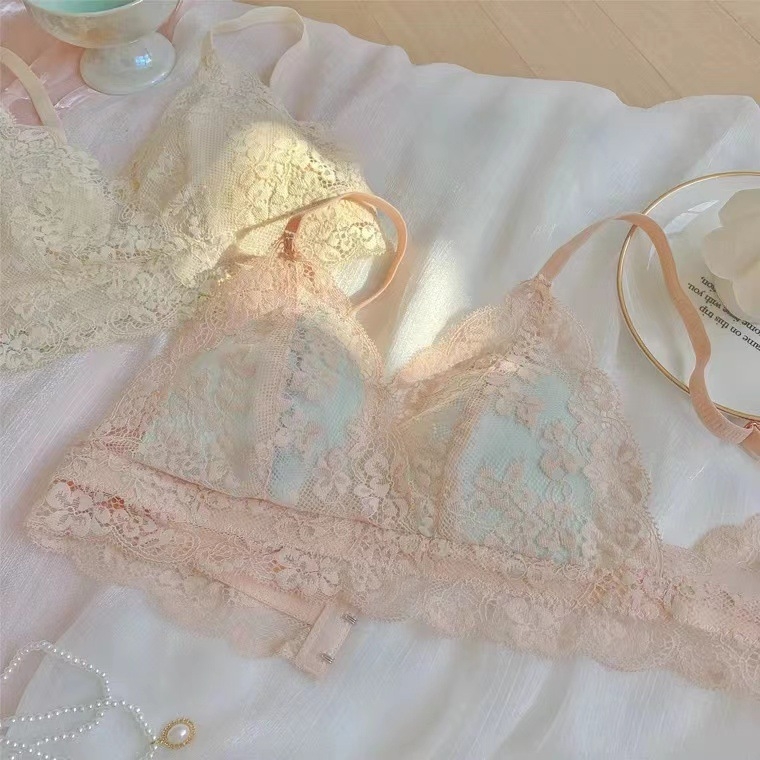 Bezvadu krūšturis ar 3/4 kausiem, plānas veidotas kauss, mežģīņu izšūšana, neilona audums