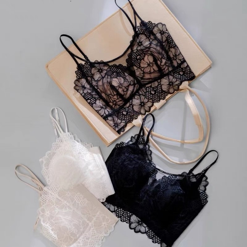 Ziedu mežģīņu triādas formas krūšturis, ultra plāni veidoti kausi, neilona audums, poliesteris pildījums, fiksēti kokvilnas plecu sargi