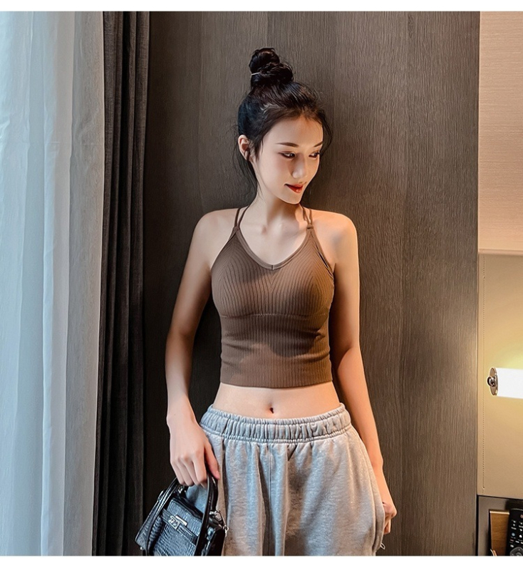 Kivágás nélküli Topkeresztpánt a háton, nylon anyag; 3/4 kosár; formázott kosár felső vékony, alsó vastag; minimalist stílus