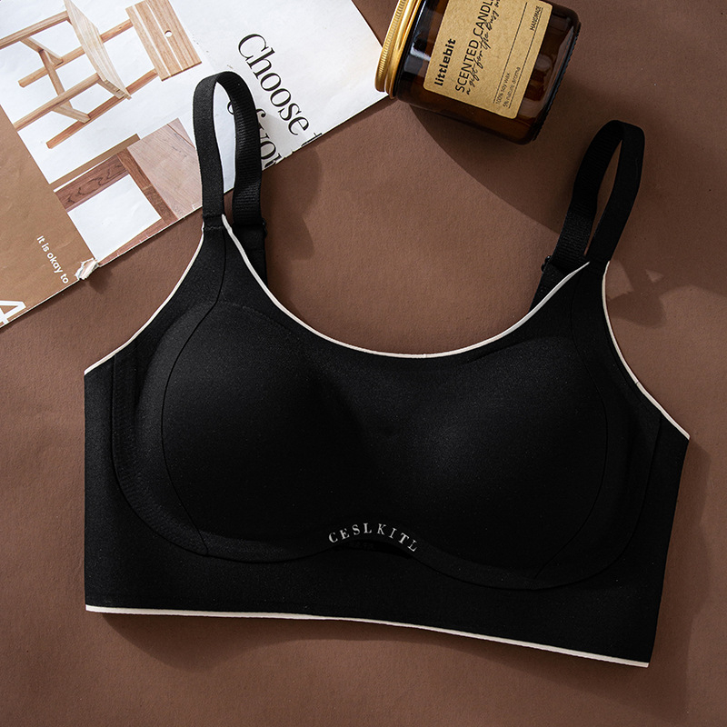 Безшевен дамски сутиен, безжичен, 3/4 чашка, средно оформени чашки, фиксирани двойни презрамки