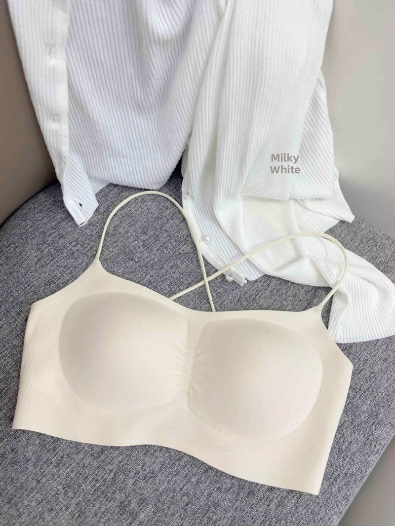 Безжичен push-up бюстгальтер с прорезен гръб и тънки презрамки, чашка 3/4, тънки формовани чаши, найлонова смес
