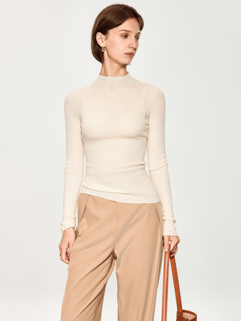 Дамски пуловер от кашмирено-вълнена смес, с висока яка, елегантно прилепнал силует, дълги ръкави, дължина 50–65 см