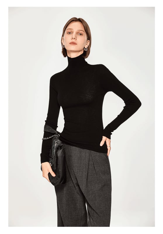 Дамски пуловер от кашмирено-вълнена смес, с висока яка, елегантно прилепнал силует, дълги ръкави, дължина 50–65 см