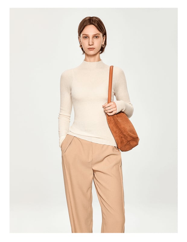 Дамски пуловер от кашмирено-вълнена смес, с висока яка, елегантно прилепнал силует, дълги ръкави, дължина 50–65 см