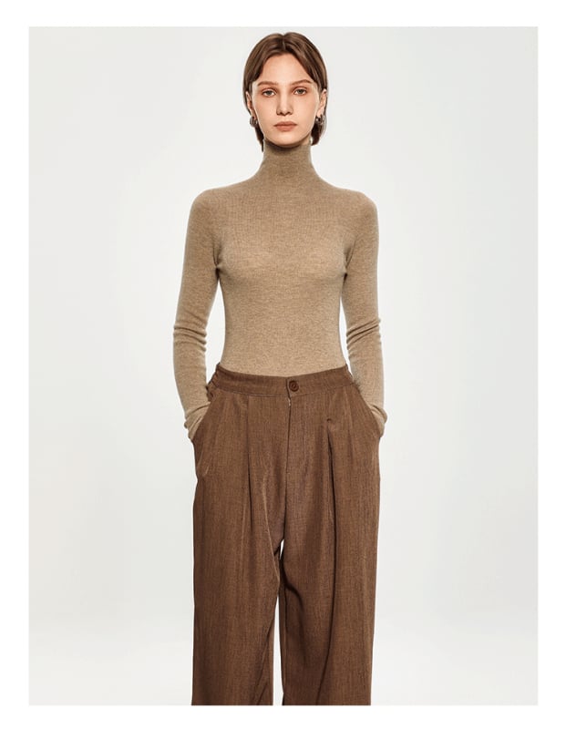 Дамски пуловер от кашмирено-вълнена смес, с висока яка, елегантно прилепнал силует, дълги ръкави, дължина 50–65 см