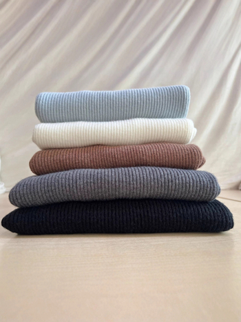 Pulover od cashmere-modal pletene, s visokim ovratnikom, dugim rukavima, širokim krojem