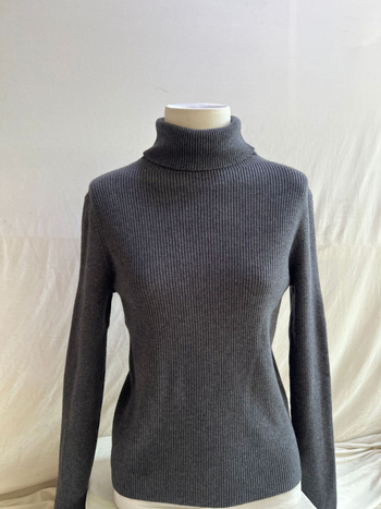 Pulover od cashmere-modal pletene, s visokim ovratnikom, dugim rukavima, širokim krojem