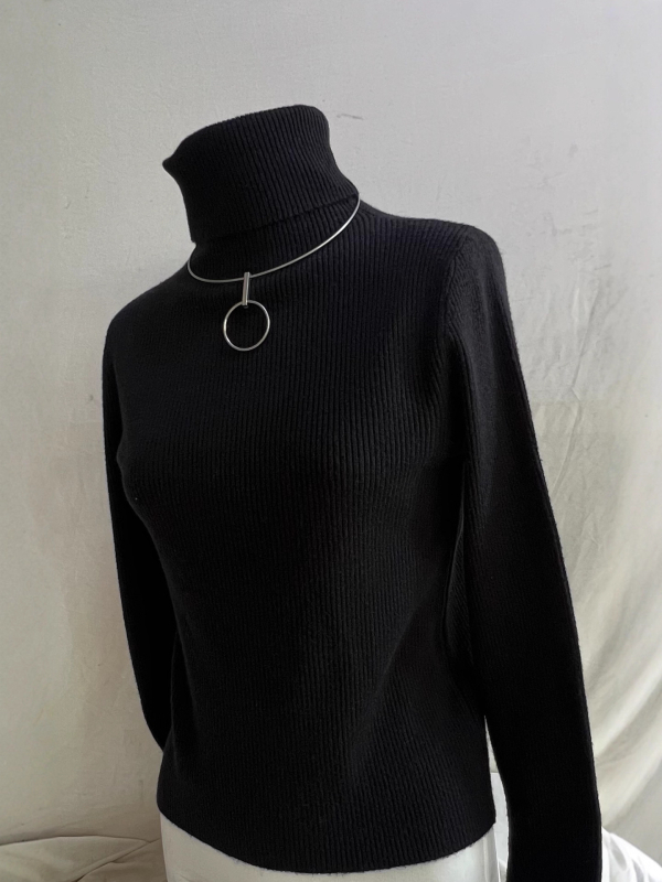 Pulover od cashmere-modal pletene, s visokim ovratnikom, dugim rukavima, širokim krojem