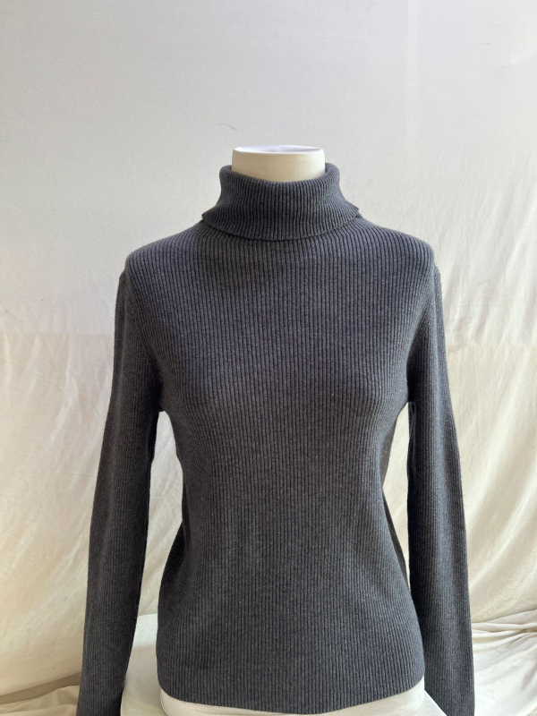 Pulover od cashmere-modal pletene, s visokim ovratnikom, dugim rukavima, širokim krojem