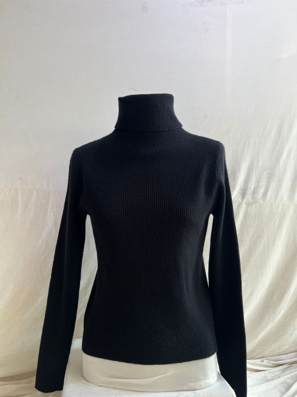 Pulover od cashmere-modal pletene, s visokim ovratnikom, dugim rukavima, širokim krojem