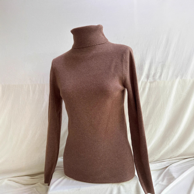 Pulover od cashmere-modal pletene, s visokim ovratnikom, dugim rukavima, širokim krojem