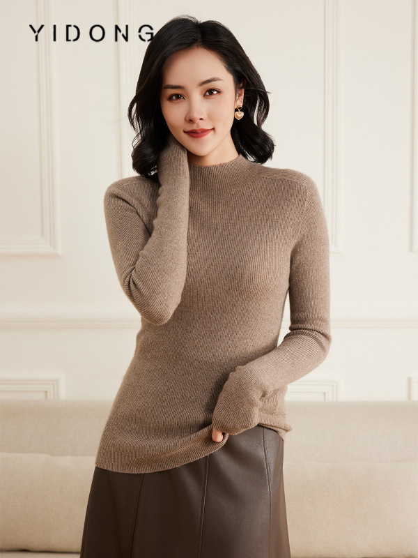 Дамски пуловер от чист кашмир, полувисока яка, 12-гайна рибена плетка, слим кройка, дълги ръкави