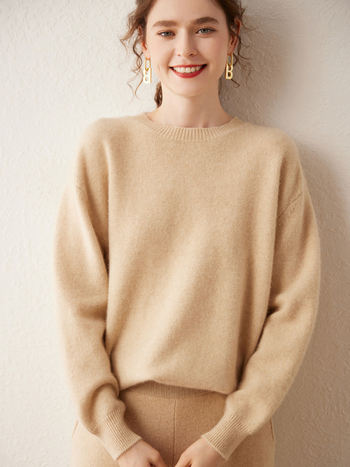 Дамски кашмиров пуловер със свободен силует, кръгло деколте, дълги ръкави, седемнишкова плетка