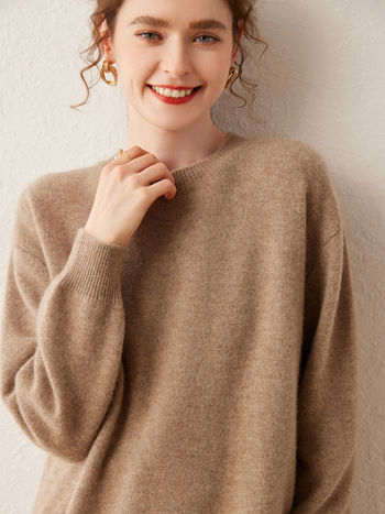 Дамски кашмиров пуловер със свободен силует, кръгло деколте, дълги ръкави, седемнишкова плетка