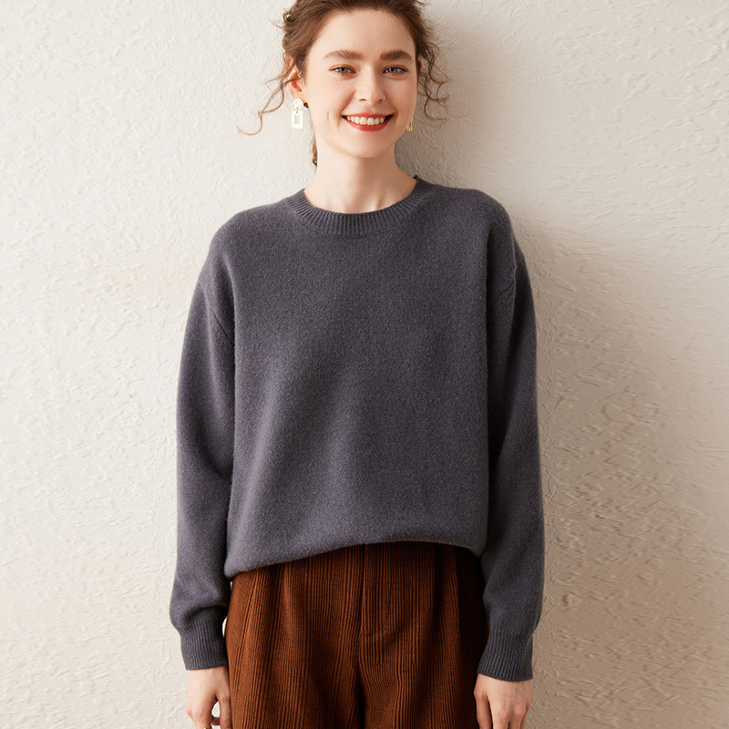 Дамски кашмиров пуловер със свободен силует, кръгло деколте, дълги ръкави, седемнишкова плетка