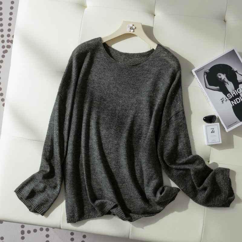 Ženski džemper od Mulberry Silk Cashmere, dekolte na jedno rame, dugi rukavi, redoviti kroj