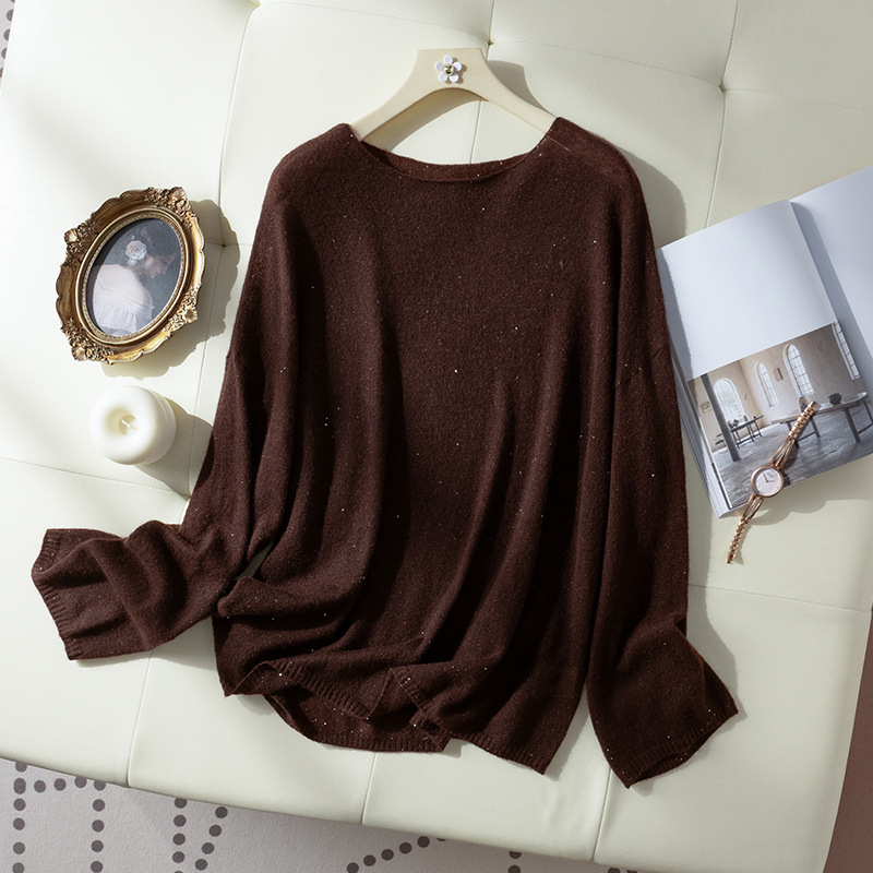 Ženski džemper od Mulberry Silk Cashmere, dekolte na jedno rame, dugi rukavi, redoviti kroj