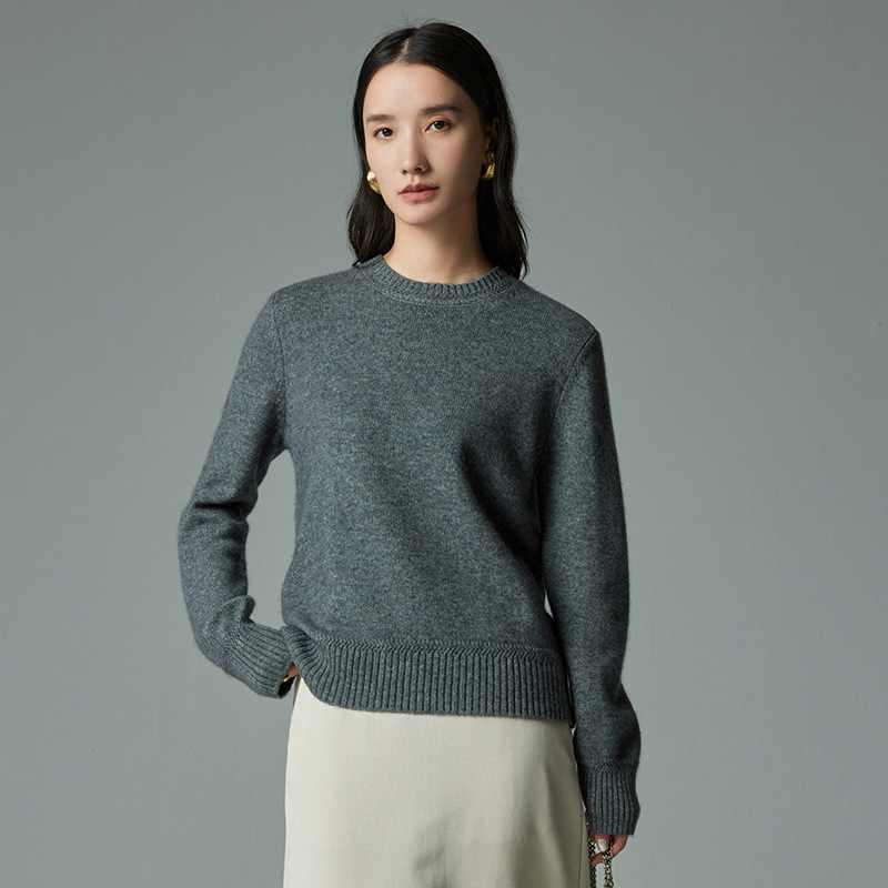 Pulover dama din cașmir, cu glugă, stil urban, mâneci lungi, tricot gros (Material: cașmir; Conținut: 30-50%; Stil: cu glugă, urban; Mâneci: lungi; Grosime: gros)