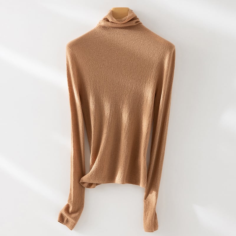 Pulover din cașmir fără cusături, guler înalt, croială slim, mâneci lungi, detalii patchwork; lungime normală 50–65 cm; cașmir 30–50%, mătase mulberry sub 30%; toamnă 2024