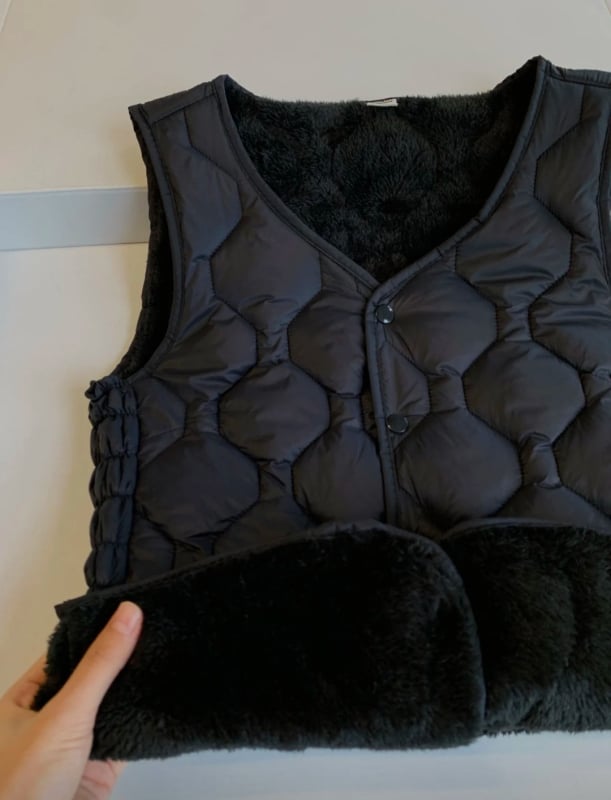 Ženski pamučni prsluk s punjenjem od down pamuka, flis podstava, V-izrez, kratka, uski kroj, dijamantni uzorak – za jesen i zimu