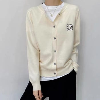 Gyapjú-kasmír keverék kardigán, kerek nyakú, hosszú ujjú, egysoros gombolás, szűk fazon, 2025 tavasza