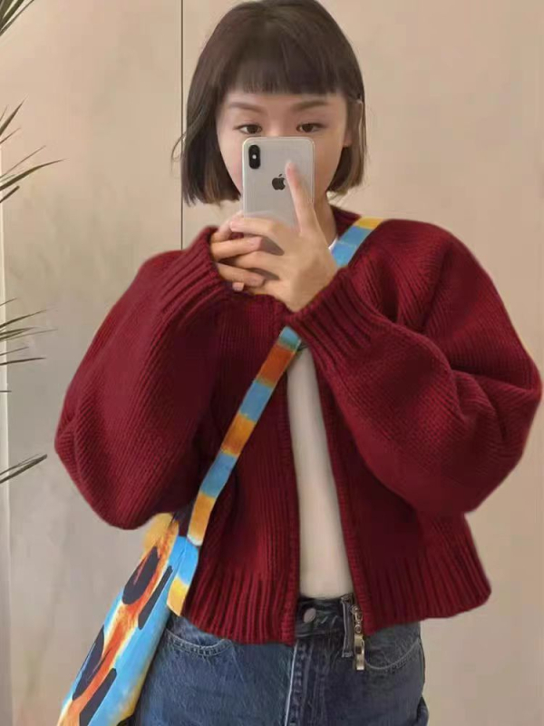 Női kardigán, slim fit, kerek nyak, cipzár, juhgyapjú és 30–50% spandex, hosszú ujjak (Slim fit; Kerek nyak; Cipzár; Juhgyapjú és 30–50% spandex; Hosszú ujjak)