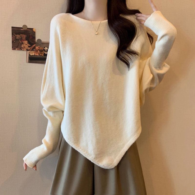 Juhgyapjúból készült pulóver szokatlan batwing ujjaival, vastag, laza szabás