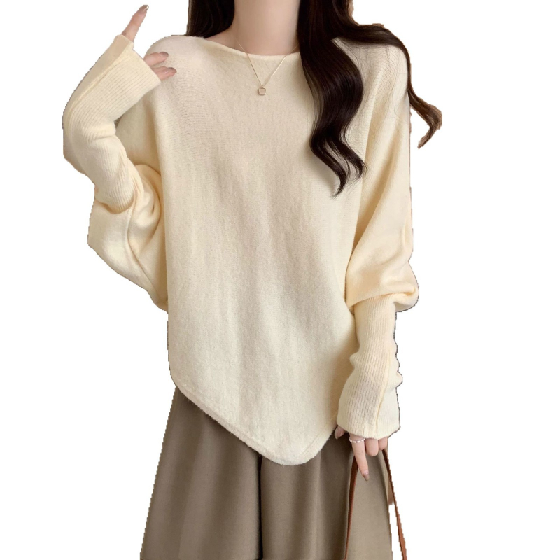 Juhgyapjúból készült pulóver szokatlan batwing ujjaival, vastag, laza szabás