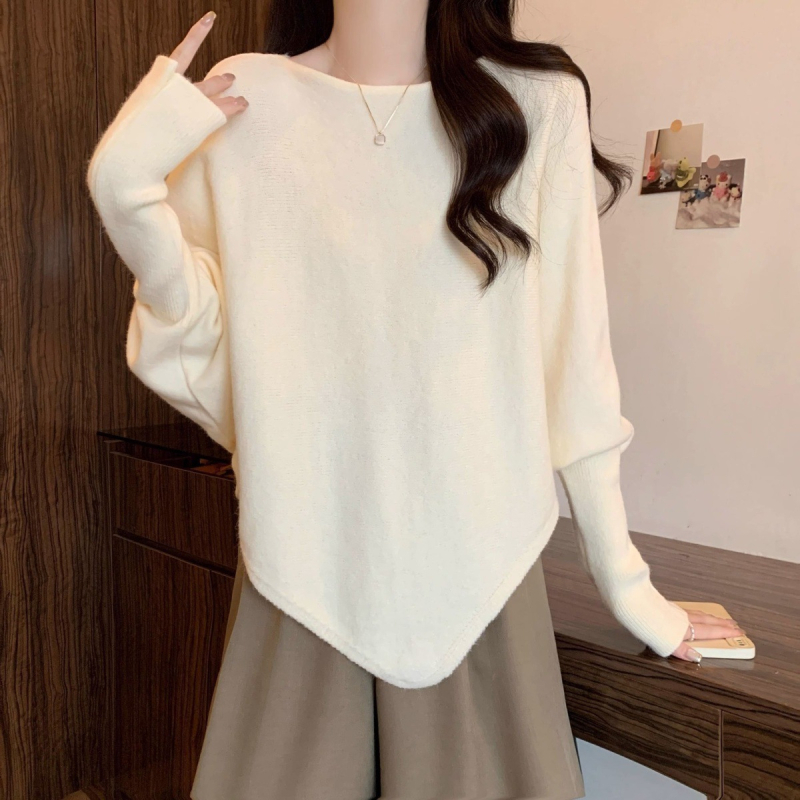 Juhgyapjúból készült pulóver szokatlan batwing ujjaival, vastag, laza szabás