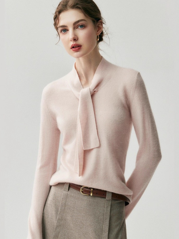 Pulover din cașmir amestec (30–50%), guler cu șal, mâneci lungi, croi lejer, model solid