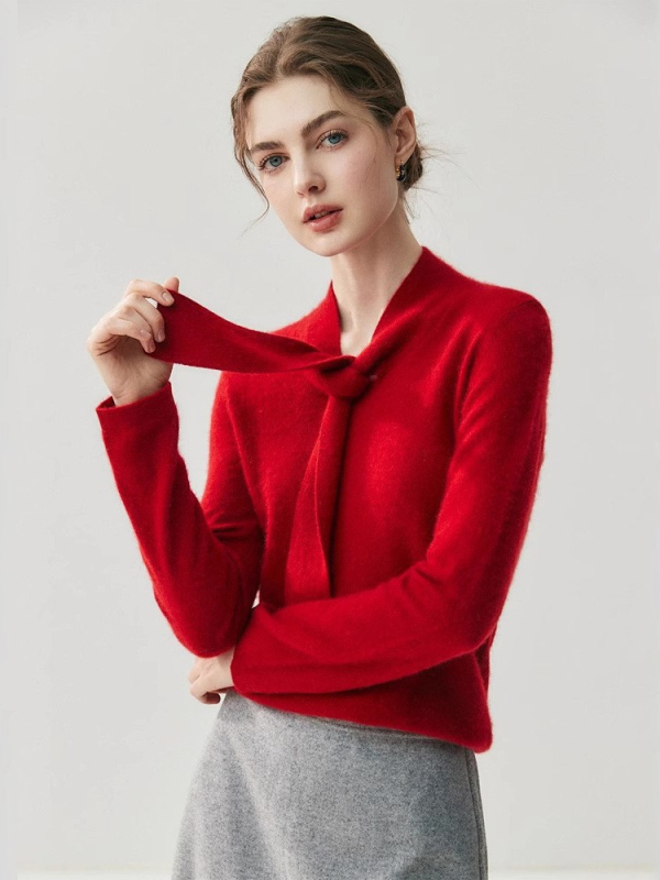 Pulover din cașmir amestec (30–50%), guler cu șal, mâneci lungi, croi lejer, model solid