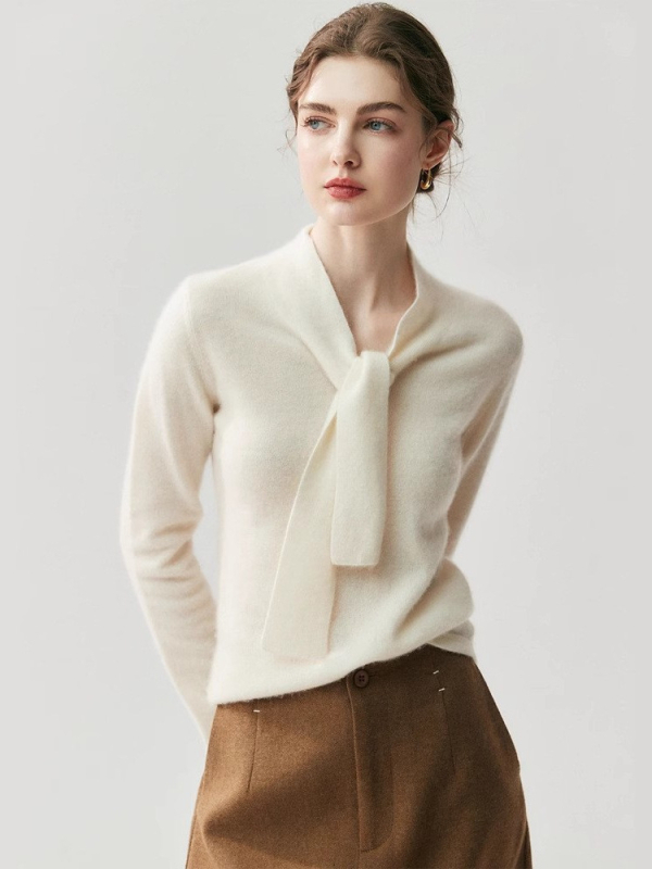 Pulover din cașmir amestec (30–50%), guler cu șal, mâneci lungi, croi lejer, model solid