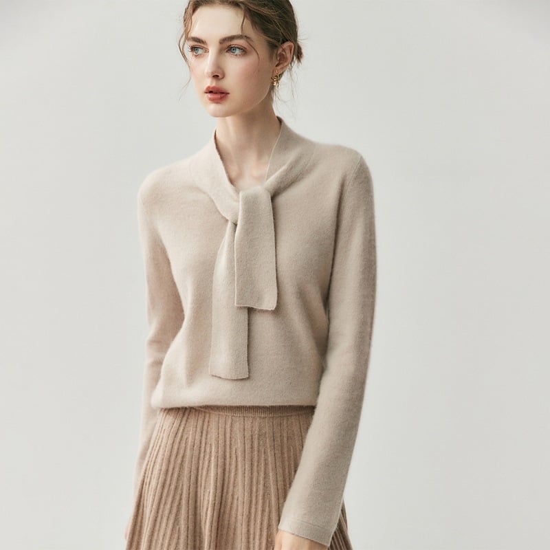 Pulover din cașmir amestec (30–50%), guler cu șal, mâneci lungi, croi lejer, model solid