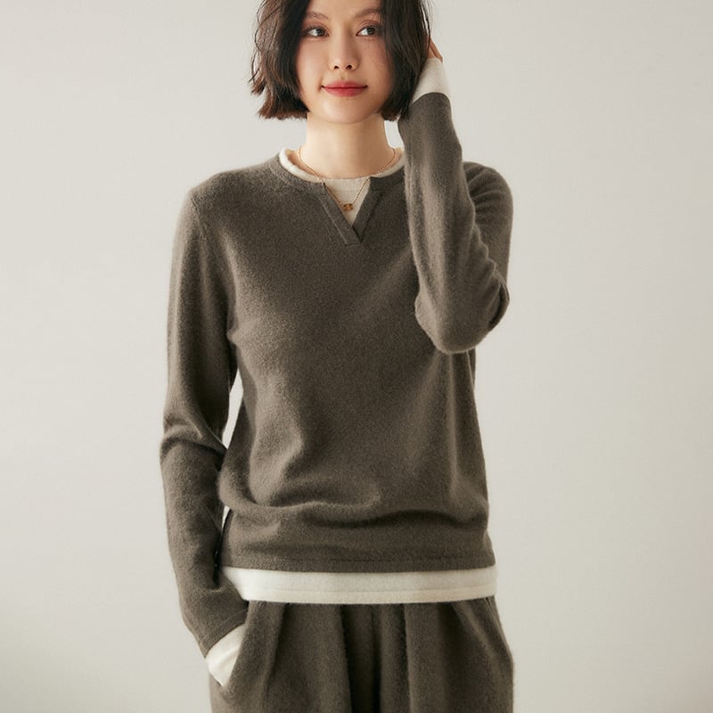 Pulover damă din cașmir cu glugă — croială lejeră, mâneci lungi, guler rotund, set fals cu două piese în nuanțe asortate, toamnă 2024