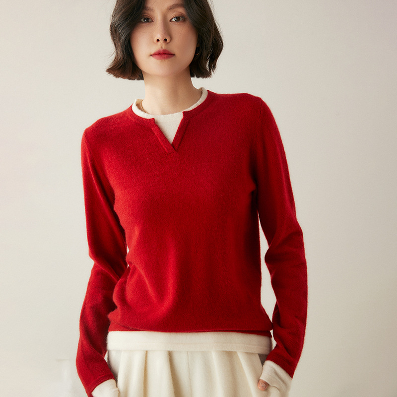 Pulover damă din cașmir cu glugă — croială lejeră, mâneci lungi, guler rotund, set fals cu două piese în nuanțe asortate, toamnă 2024