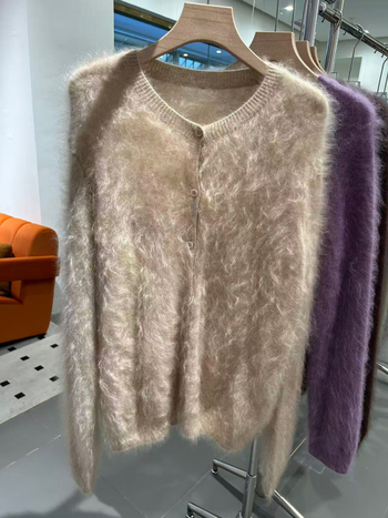 Cardigan damă din cașmir 95%+, mâneci lungi, guler deschis pe jumătate, textură periată, grosime medie