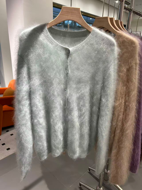 Cardigan damă din cașmir 95%+, mâneci lungi, guler deschis pe jumătate, textură periată, grosime medie