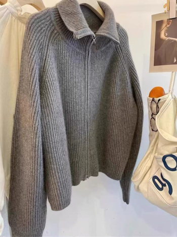 Ženski vuneni kardigan sa zipom i reverom, široki kroj, dugi rukavi, gusto pleteno, vuna 95%+