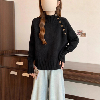 Kötött pulóver kapucnival – fél magas gallér, laza szabás, egyszerű minta, vastag gyapjú–akril keverék