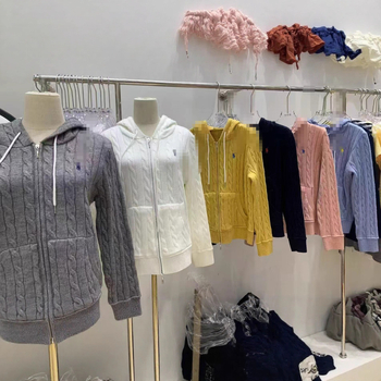 Női kapucnis kötött kardigán, cipzárral, vastag kasmír-alpaka-báránygyapjú keverék, laza szabás, hosszú ujjak, ősz 2025