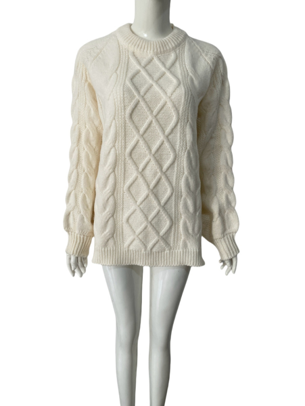 Pulover lejer cu guler rotund, mâneci raglan, croială liberă, model 3D Twist-flower, amestec lână de oaie și acril.