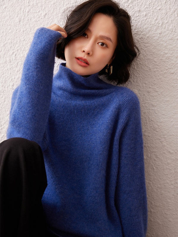 Moteriškas kašmyro megztinis su aukštu kaklu, tankus mezginys, vidutinio ilgio, 3D raštas