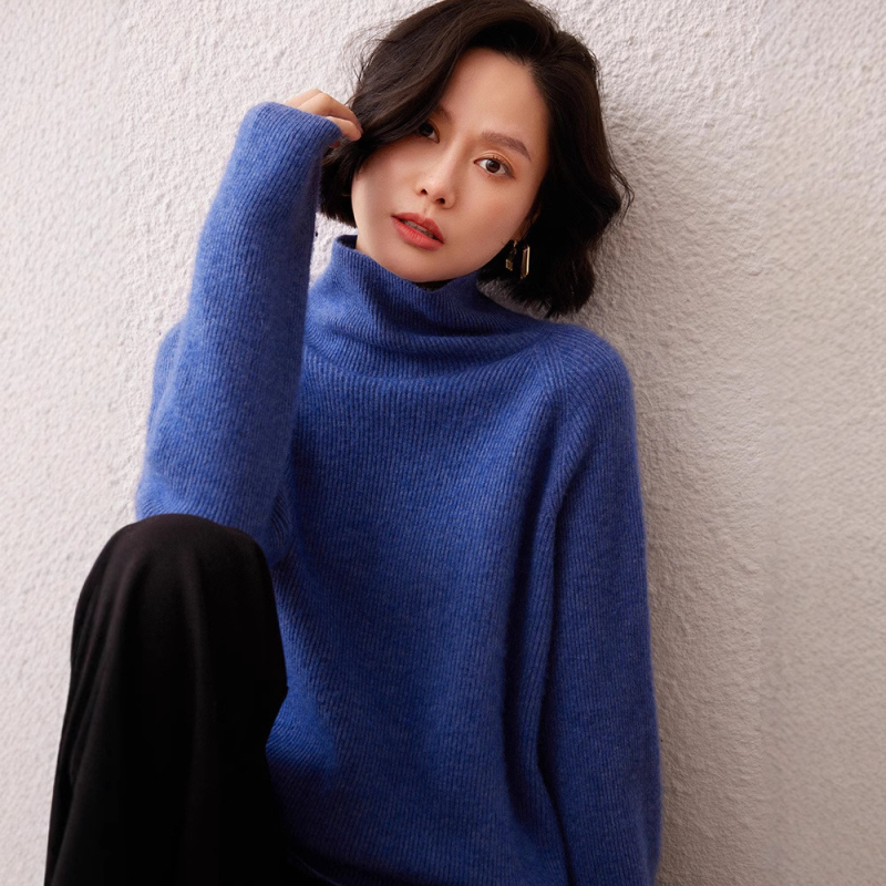 Moteriškas kašmyro megztinis su aukštu kaklu, tankus mezginys, vidutinio ilgio, 3D raštas